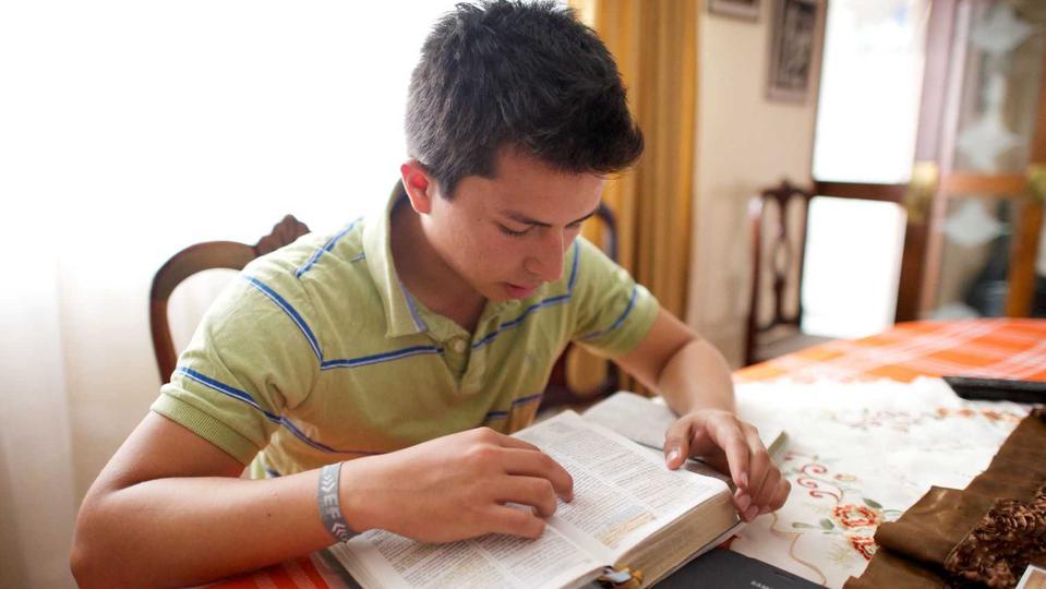 Seminario: miles de adolescentes estudiarán el Antiguo Testamento